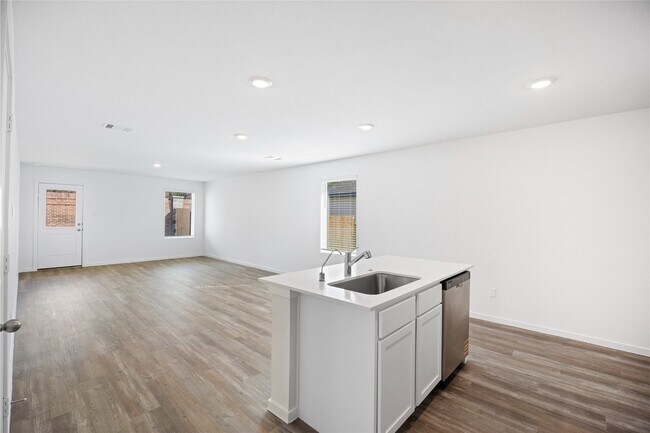 Building Photo - 23235 Teakwood Hills Dr