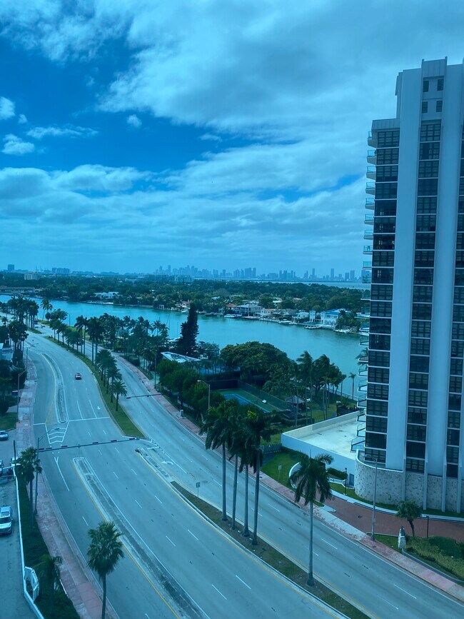 Building Photo - 5445 Collins Ave