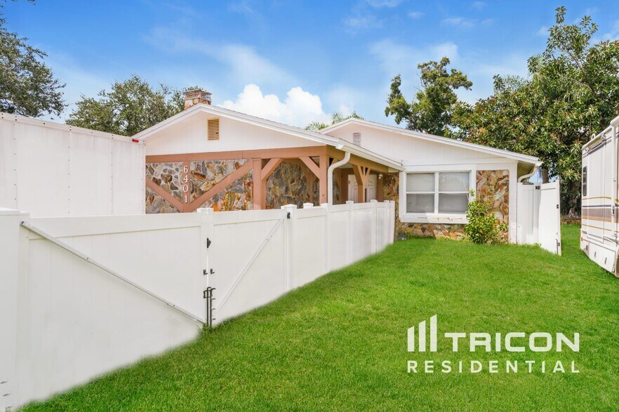 Primary Photo - 6401 81st Ave