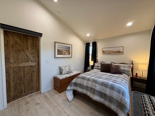 Building Photo - Newer Beautifully Furnished Single Story ADU Includes All Basic Utilities and WiFI