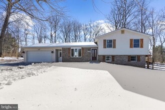 Building Photo - 5358 Saber Dr