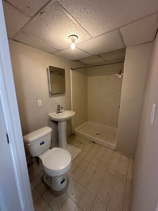 Building Photo - 3 Bed/2 Bath Available in Upper Darby