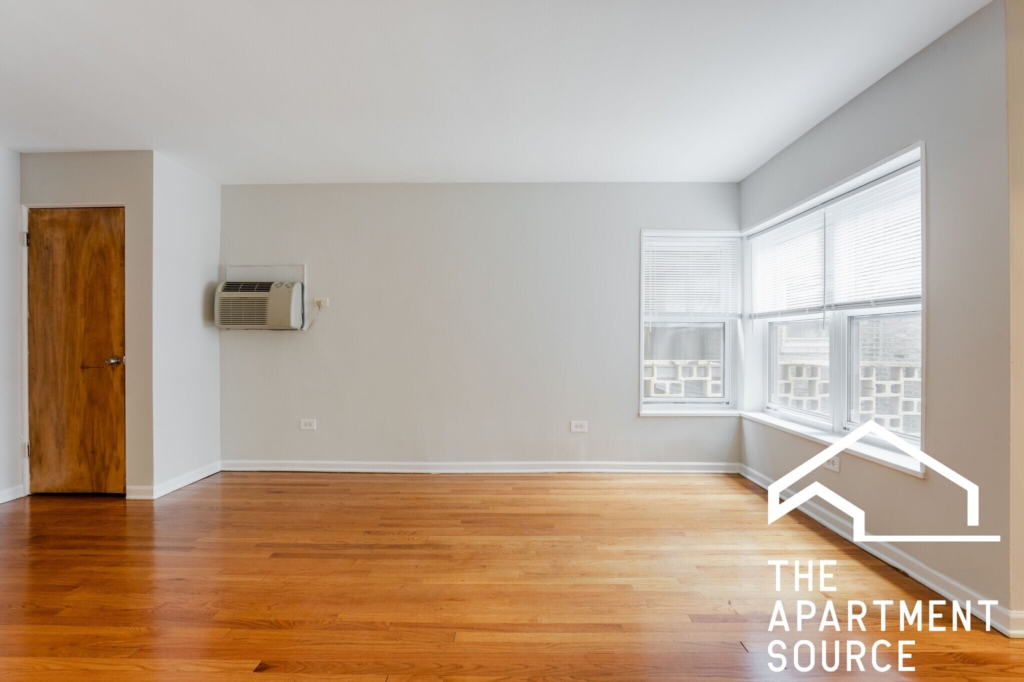Building Photo - 6535 N Mozart St