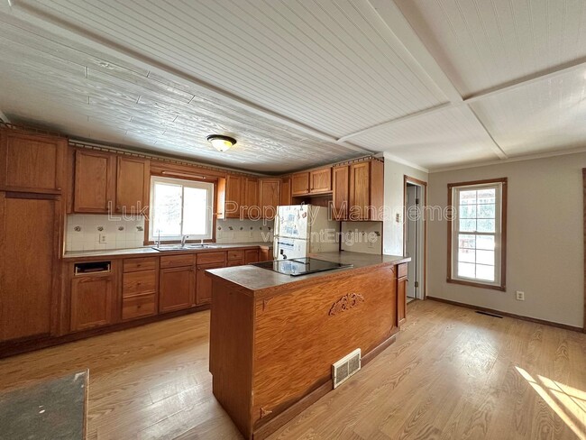 Building Photo - 4400 Orchard Rd