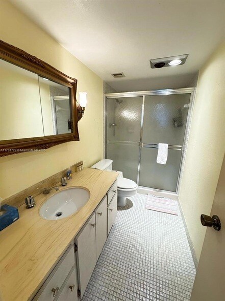 Building Photo - 1985 S Ocean Dr