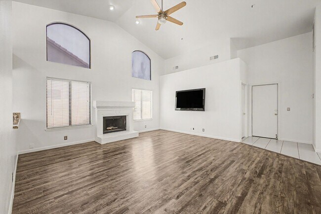 Building Photo - Beautiful Sonoran Heights 4 bed Home, 3 car garage, and Pool