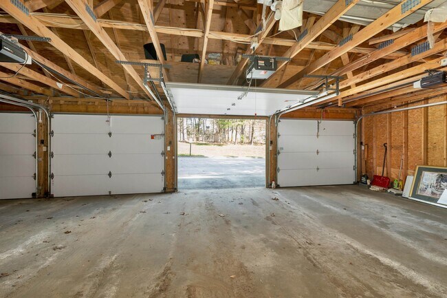 Building Photo - 32 Suffolk Ct