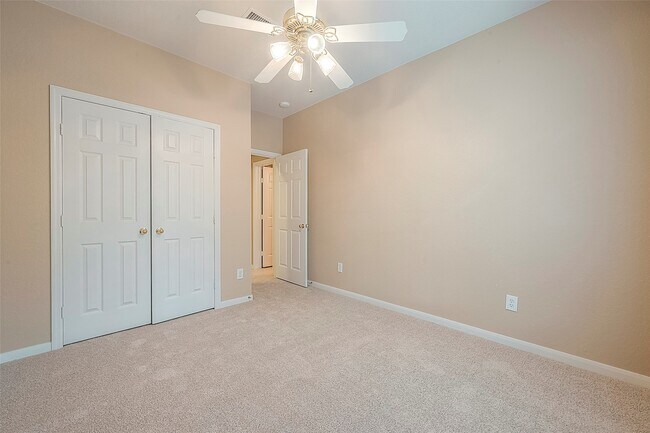 Building Photo - 134 E Foxbriar Forest Cir