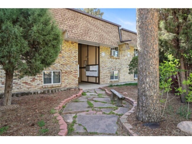 Building Photo - 1390 Everett Ct