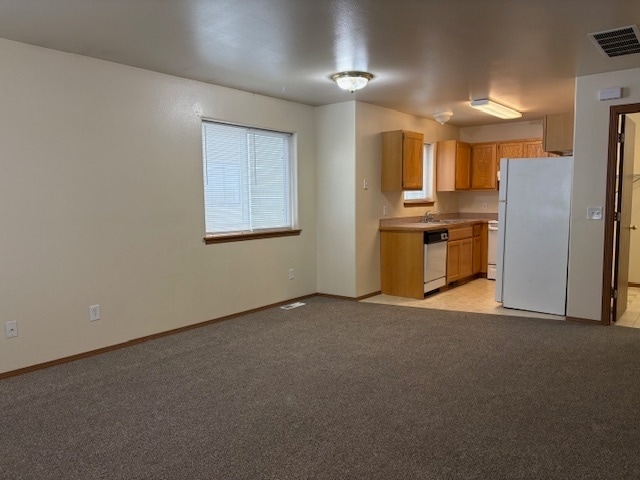 Building Photo - Duplex with detached garage