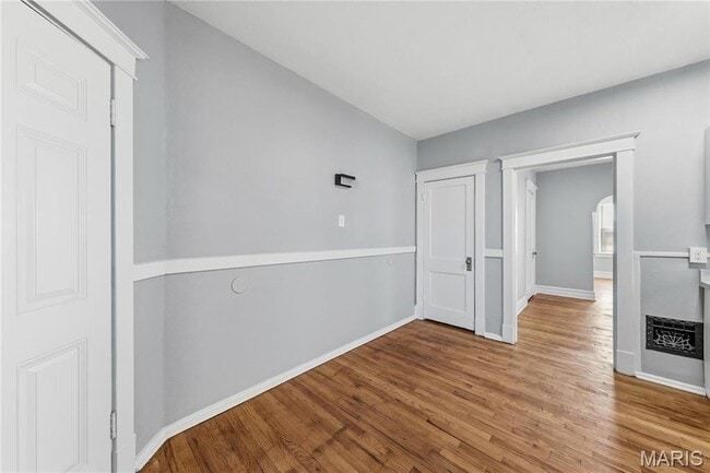 Building Photo - 4643 Evans Ave