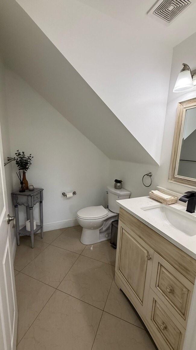 Building Photo - 5301 Canoe Bend Dr