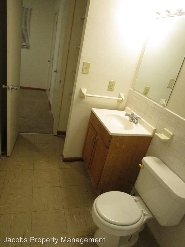 Building Photo - 6180 Circle Dr