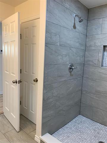 Building Photo - 820 W Crawford St