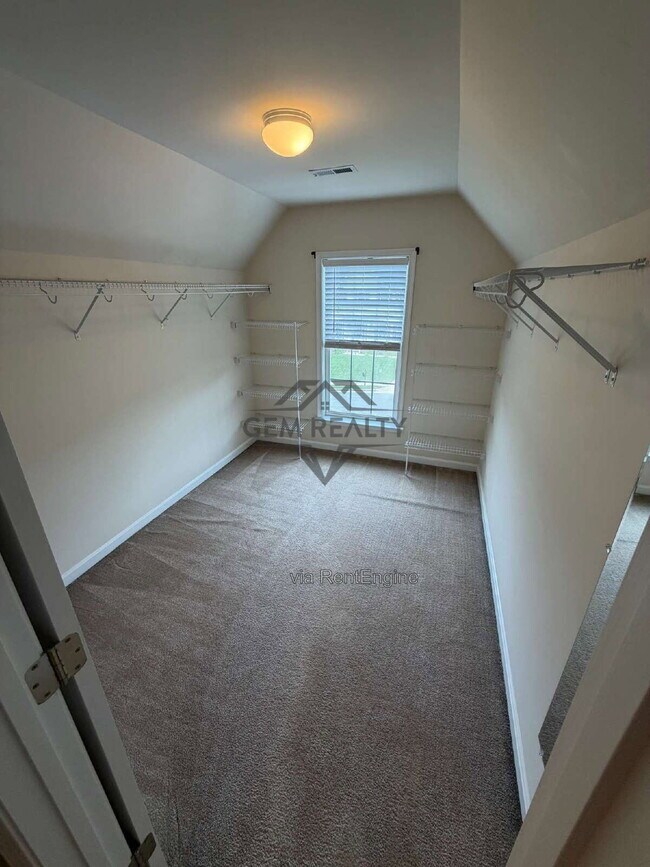 Building Photo - 10410 Silver Creek Ct