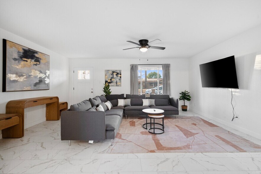 Building Photo - 3023 N 40th Ln