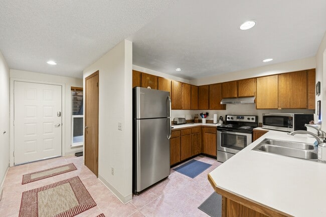 Building Photo - 2822 Hager Ln