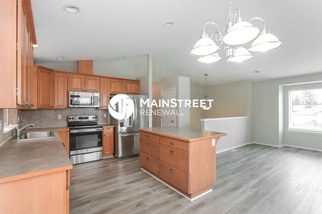 Building Photo - 3 Bedroom Pet-Friendly Home in SPANAWAY, W...