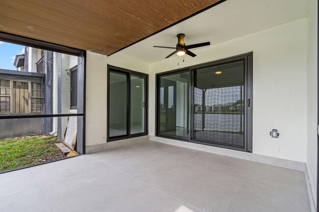 Building Photo - 510 W Park Dr