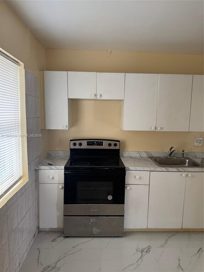 Building Photo - 571 NW 113th St