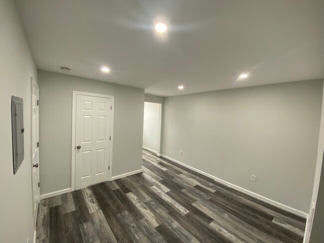 Living room - 156 President St