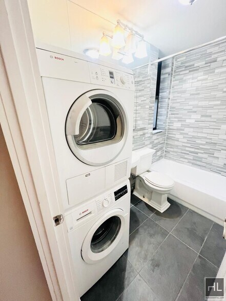 Building Photo - 2 Bedroom 2 bath Apartment In Gramercy! $6...