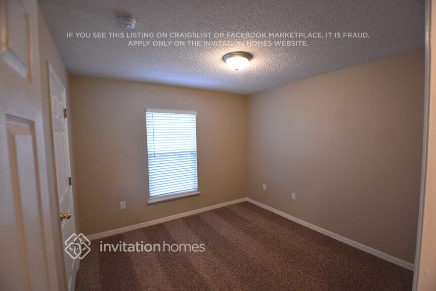 Building Photo - 11042 Englenook Dr