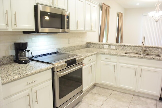 Building Photo - 1213 Grantham Dr