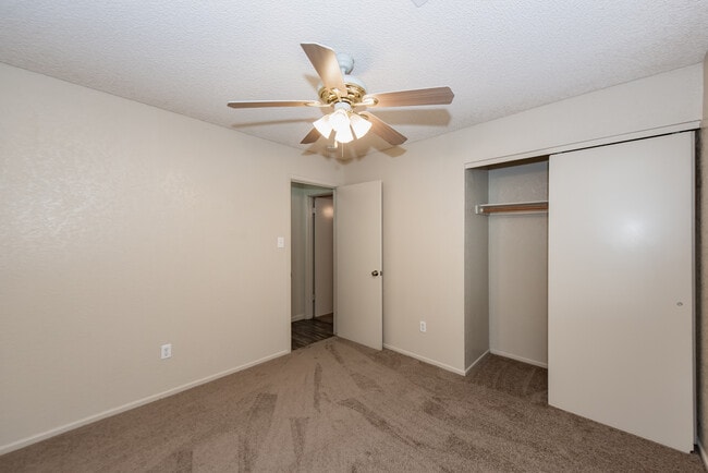 Building Photo - 2866 S 30th Dr