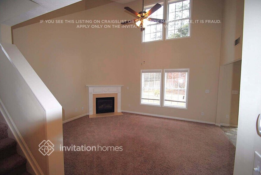 Building Photo - 1221 Pine Acre Dr NE