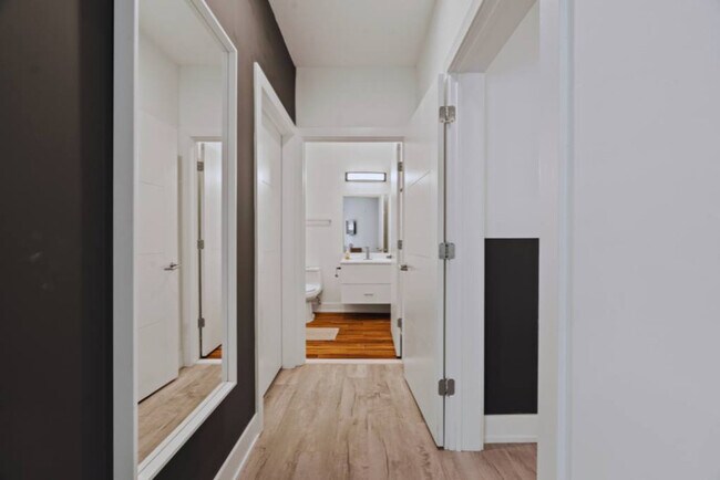 Building Photo - 1214 N American St