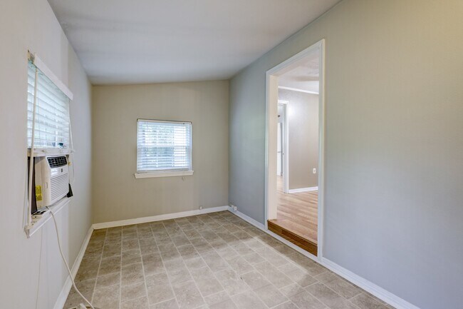 Building Photo - 9193 Lucille Ln