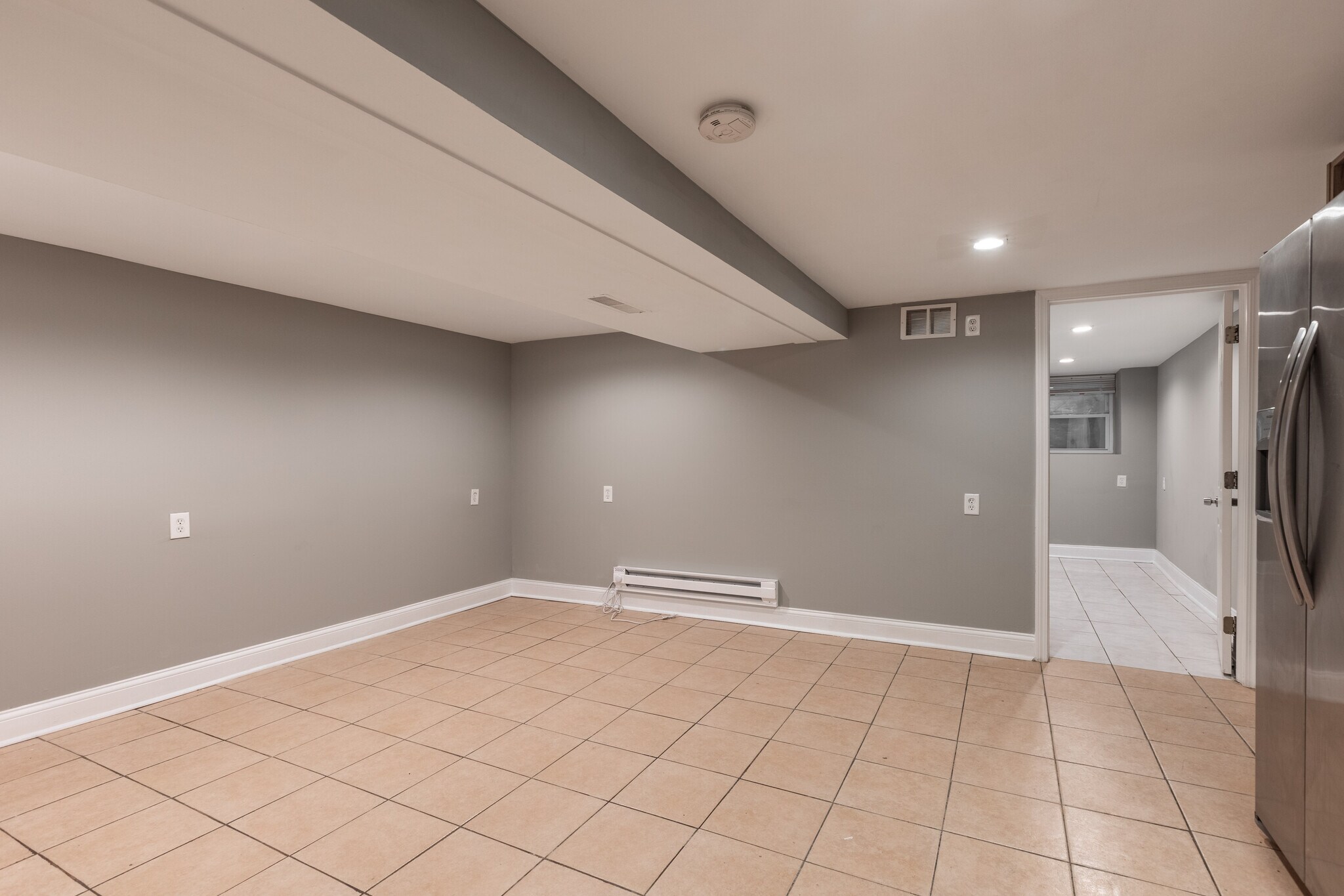 Building Photo - 1122 W 19th St