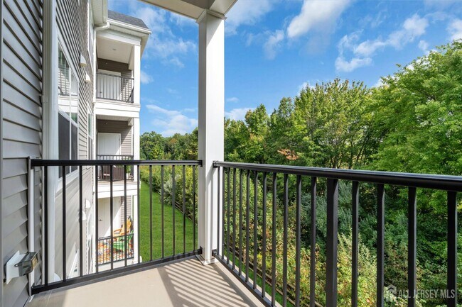 Building Photo - 28204 Radford Ct