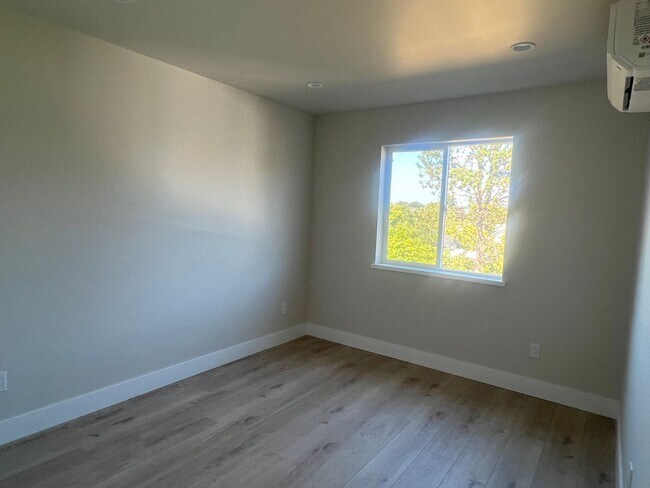 Building Photo - 2155 Siddle Loop