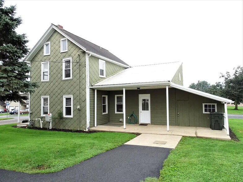 Building Photo - 145 E Main St