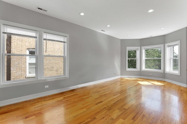 Building Photo - 3622 W Franklin Blvd