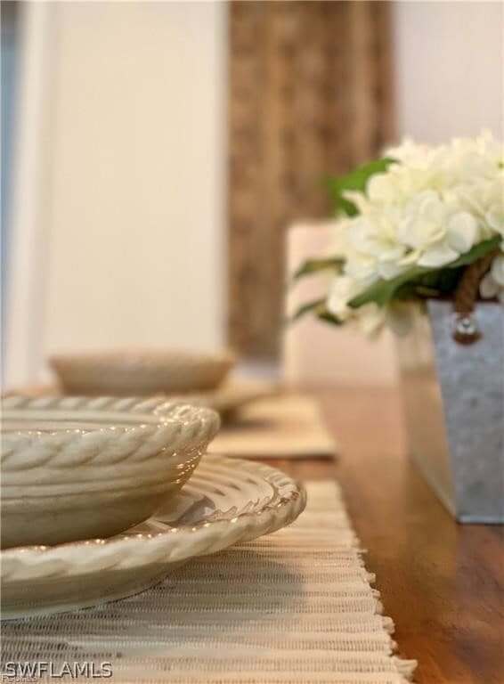 Building Photo - 572 11th Ave S