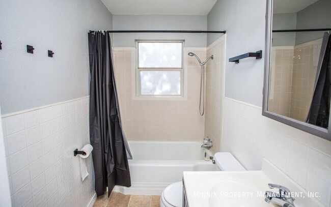 Building Photo - 4611 33rd St