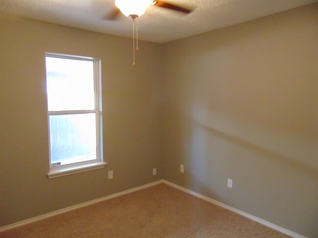 Building Photo - 2703 108th St