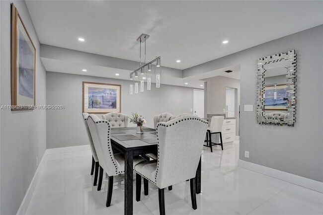 Building Photo - 2301 S Ocean Dr