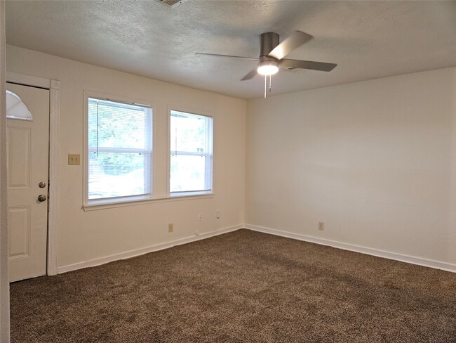 Building Photo - 8311 Vera Lou St