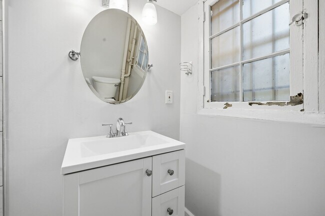 Building Photo - 1500 44th St NW