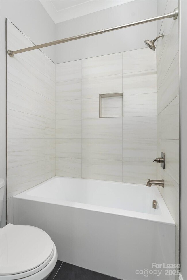 Building Photo - 805 Naples Dr