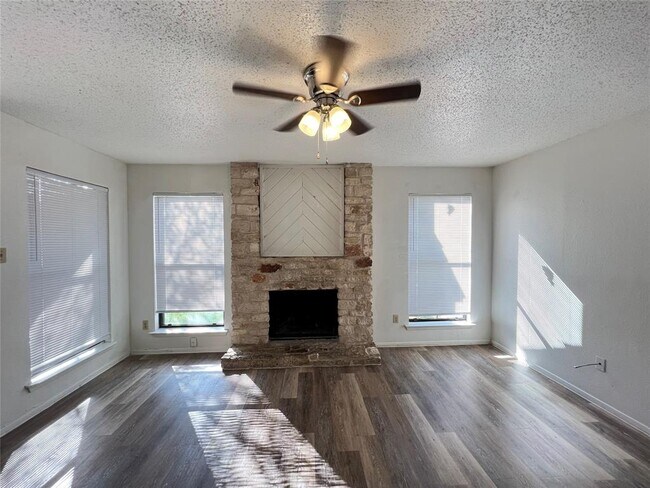 Building Photo - 10616 Mellow Meadow Dr