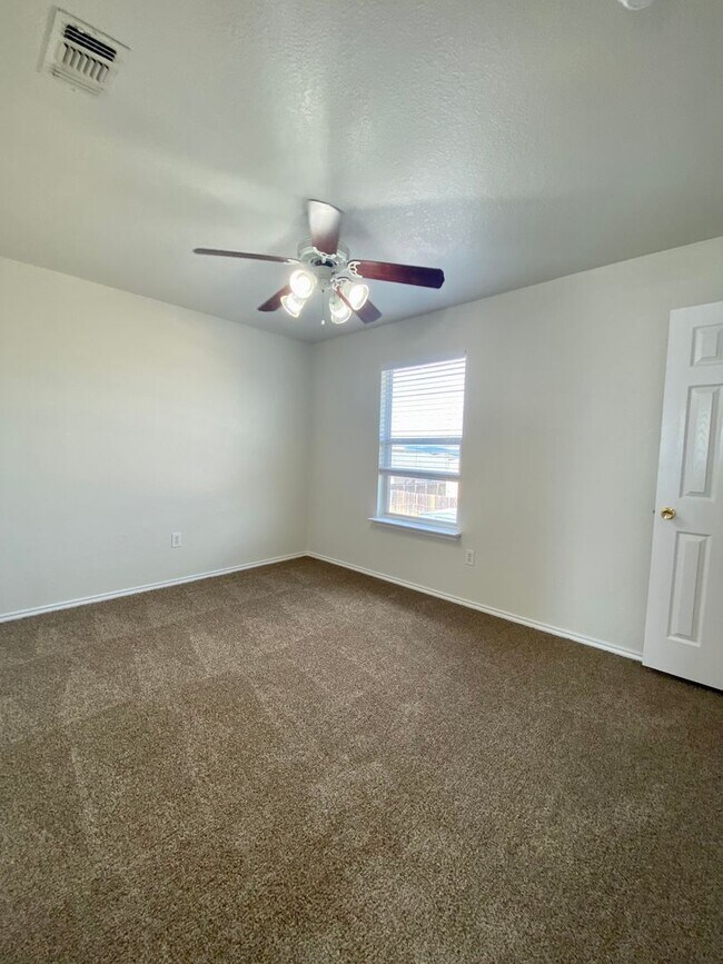 Building Photo - 11215 Dublin Trace