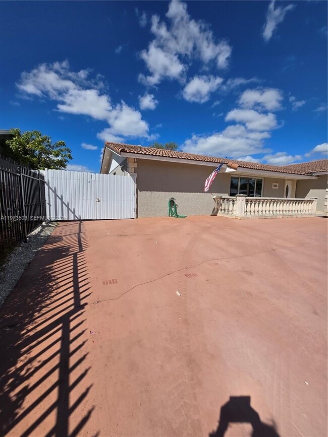 Building Photo - 10805 SW 165th Terrace