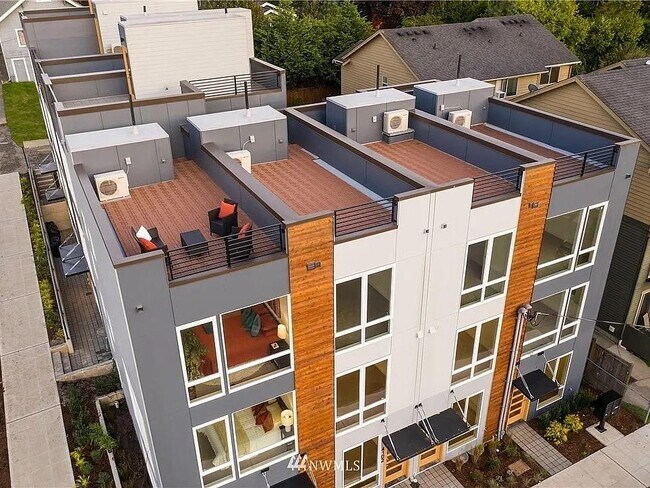 Building Photo - 4102 37th Ave S