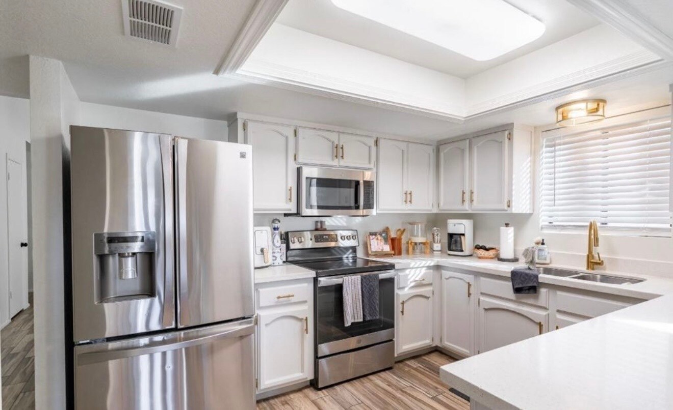 Building Photo - 729 W 37th St