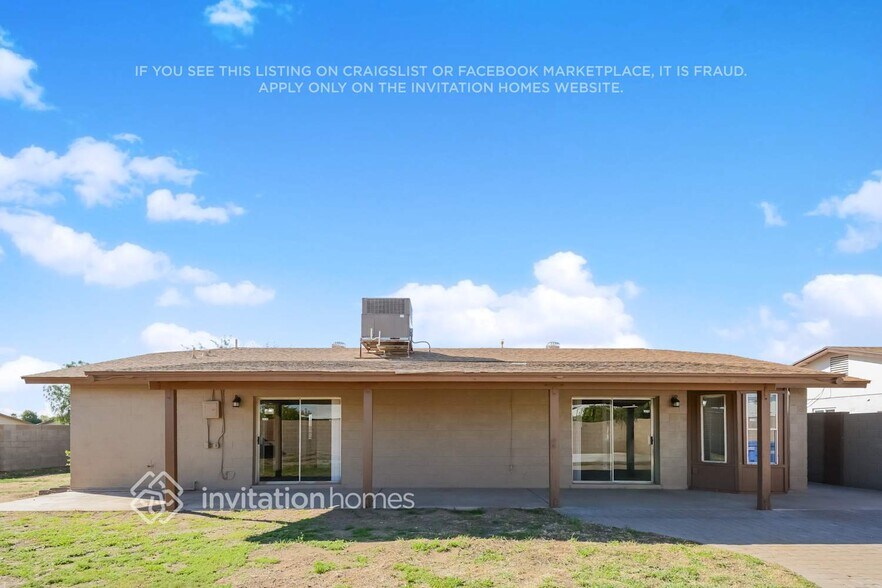 Building Photo - 11102 W Glenrosa Ave